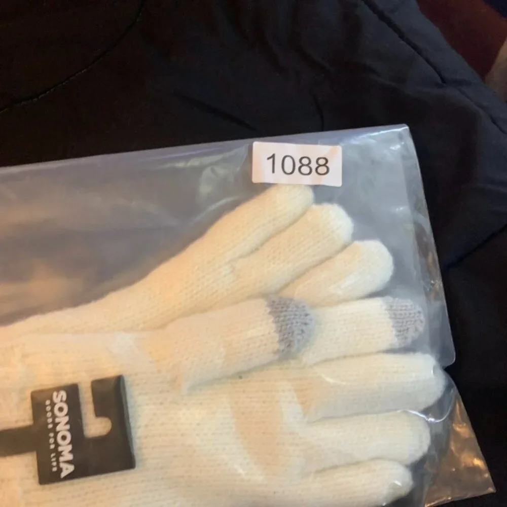 Sonoma Gloves Womens One Size Cream White Cable Knit Sweater
